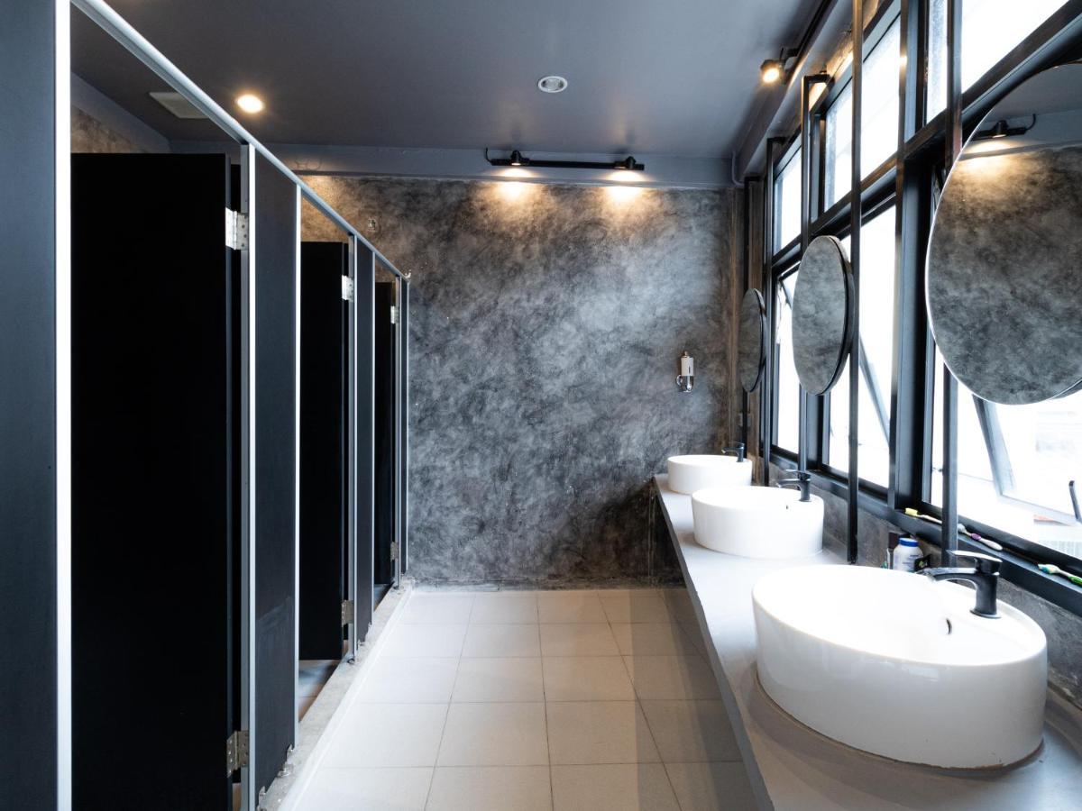 Khao San Social Capsule Hostel 방콕 외부 사진