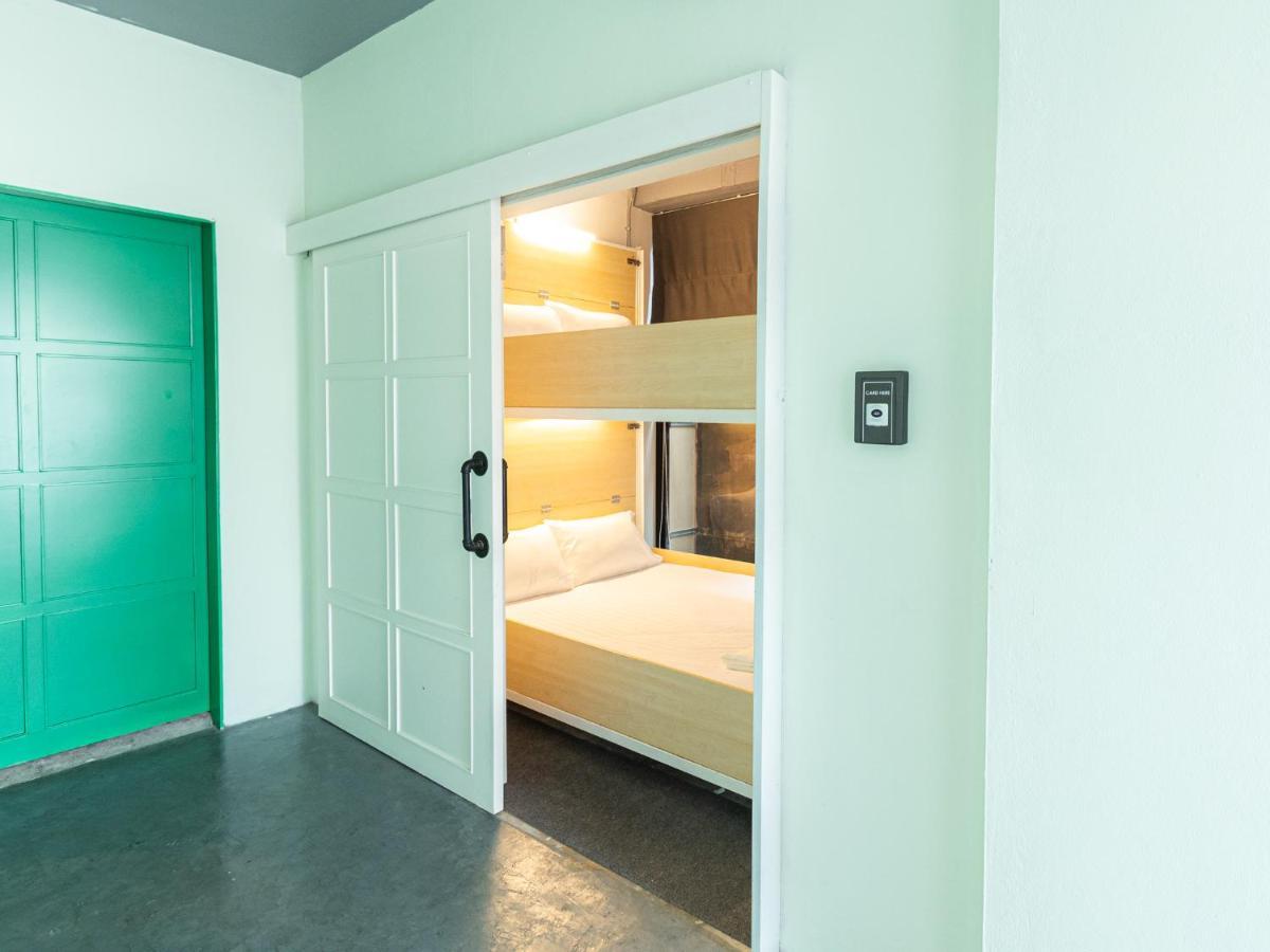 Khao San Social Capsule Hostel 방콕 외부 사진